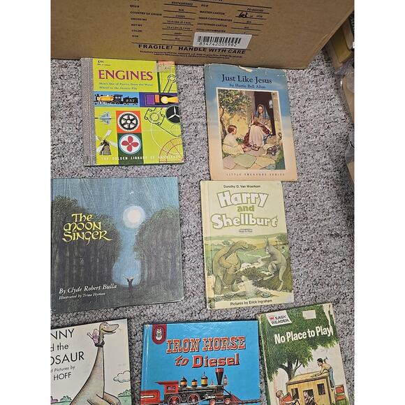 Lot of 15 Vintage Mixed Authors Read Along Hardcover Children's Story Books - Picture 5 of 6